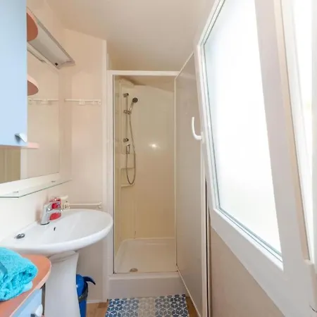 Mobile Homes Andrija Tatil Evi *